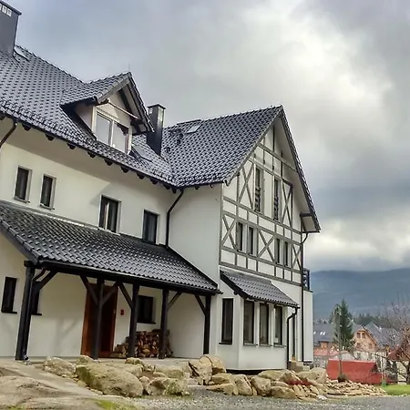 威拉乌罗伯罗斯旅馆 * 斯克拉斯卡波伦巴