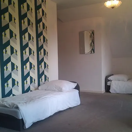 威拉乌罗伯罗斯旅馆 * 斯克拉斯卡波伦巴