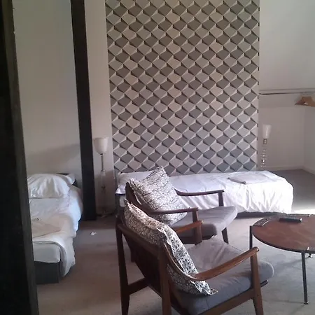 民宿 威拉乌罗伯罗斯旅馆 *