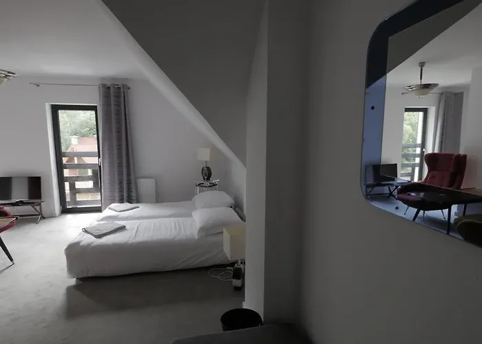 Privatunterkunft Uroboros *