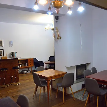 Uroboros שצ'קלארסקה פוראובה