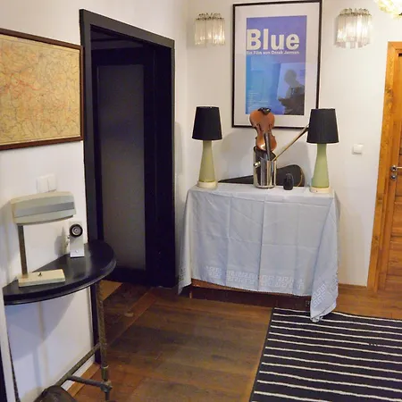 Uroboros منزل للإقامة *