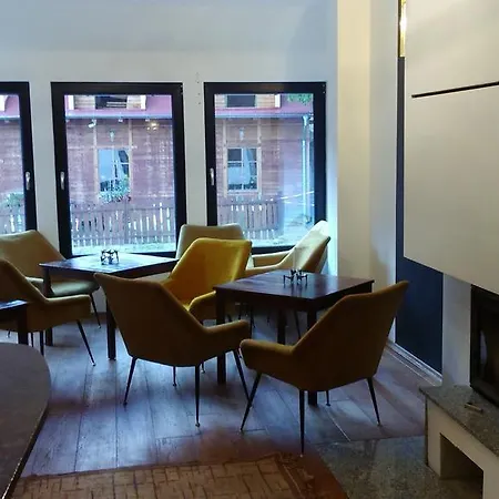 Uroboros منزل للإقامة