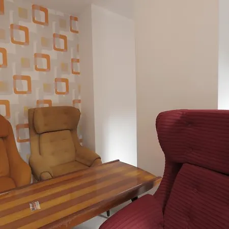 Uroboros شكلارسكا بوريبا