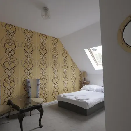 منزل للإقامة Uroboros شكلارسكا بوريبا