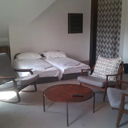 Uroboros شكلارسكا بوريبا