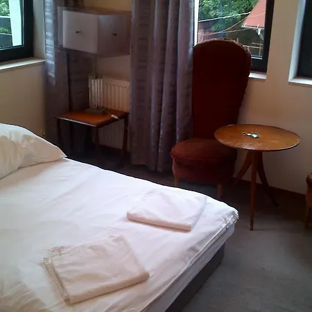 Uroboros * شكلارسكا بوريبا