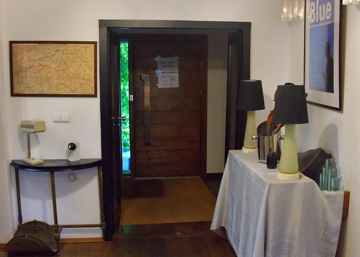 Проживание в семье Uroboros