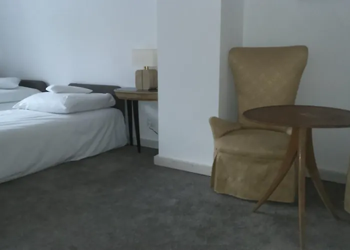 בית אירוח Uroboros *