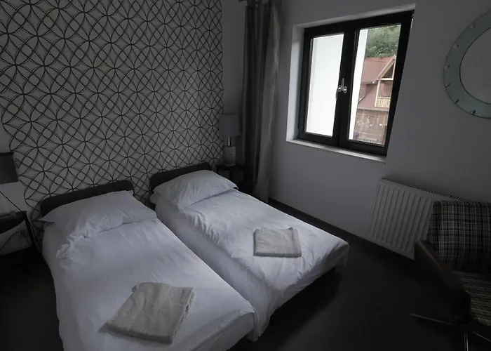 Проживание в семье Uroboros *