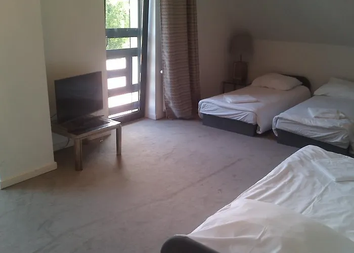 Uroboros בית אירוח שצ'קלארסקה פוראובה