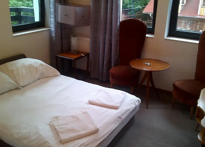 Uroboros * שצ'קלארסקה פוראובה